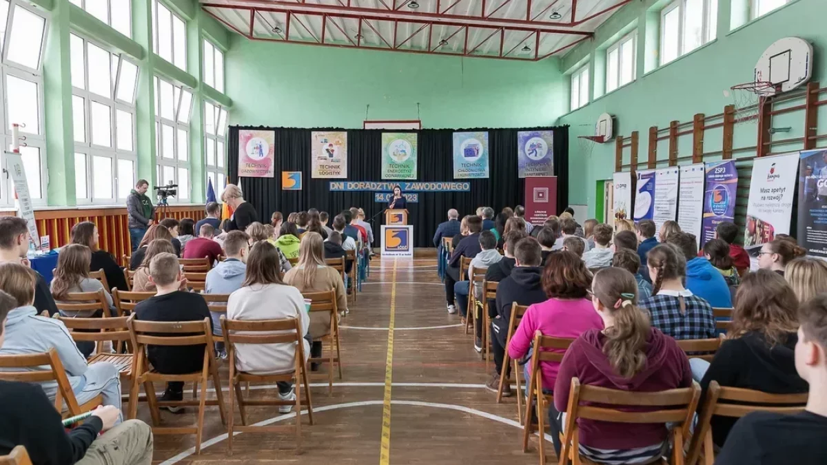 Rodzice wściekli. Przydatne opcje w E-dzienniku od teraz płatne! [NASZA SONDA] - Zdjęcie główne