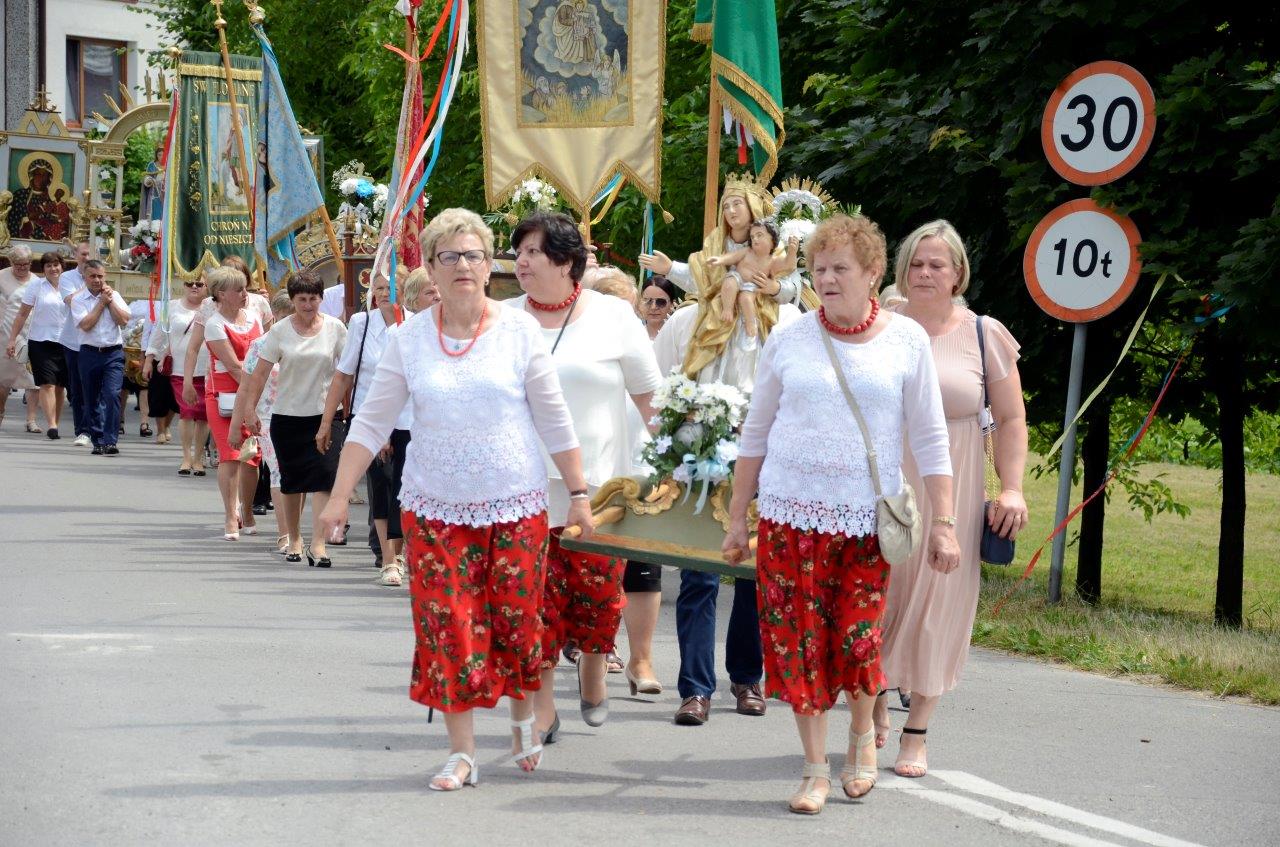 Procesje Bożęgo Ciała ze wcześniejszych lat. 