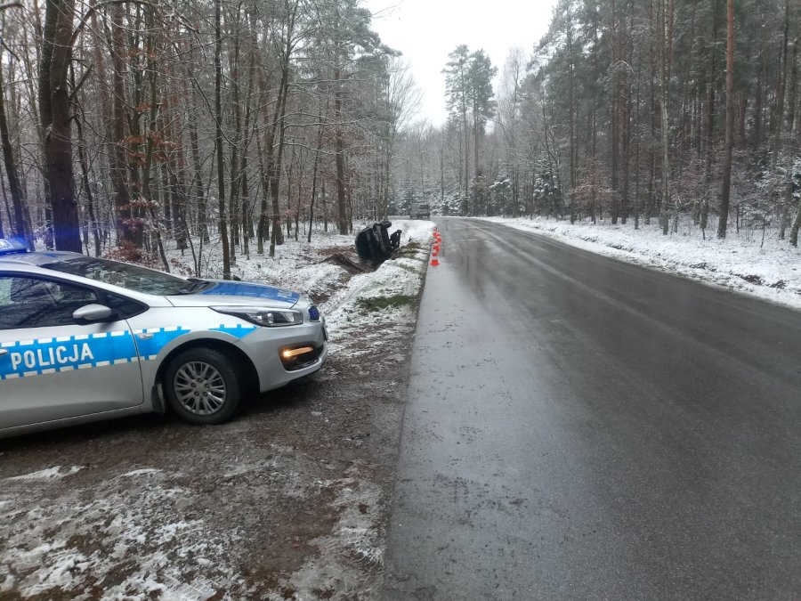 Wypadek z udziałem Ukraińców w Leszczach. Do szpitala trafiła 48-latka  - Zdjęcie główne