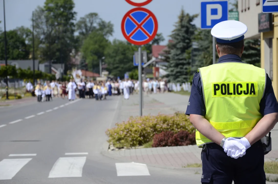 Utrudnienia na drogach w związku z Bożym Ciałem i długim czerwcowym weekendem. Kolbuszowska policja informuje - Zdjęcie główne