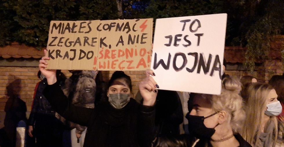 "Po co idziemy na spacer? Po wolność!". Dzisiaj protest w Kolbuszowej - Zdjęcie główne