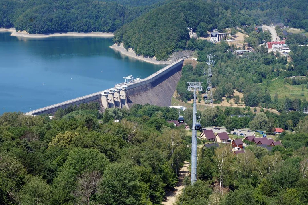 Innowacje nad Soliną. Otwarcie podniebnej kolei gondolowej. Zobacz zaporę z lotu ptaka [ZDJĘCIA WIDEO] - Zdjęcie główne