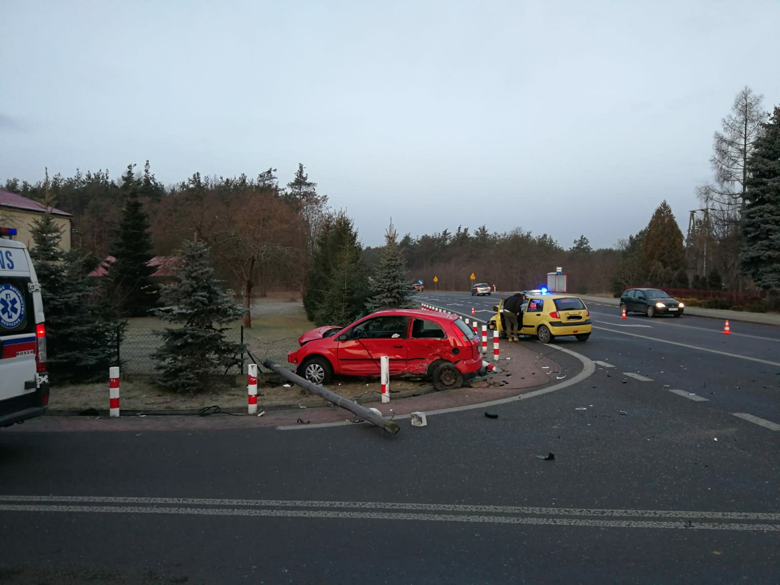 UWAGA UTRUDNIENIA. Wypadek w Przyłęku. Zderzyły się 2 auta [FOTO]  - Zdjęcie główne