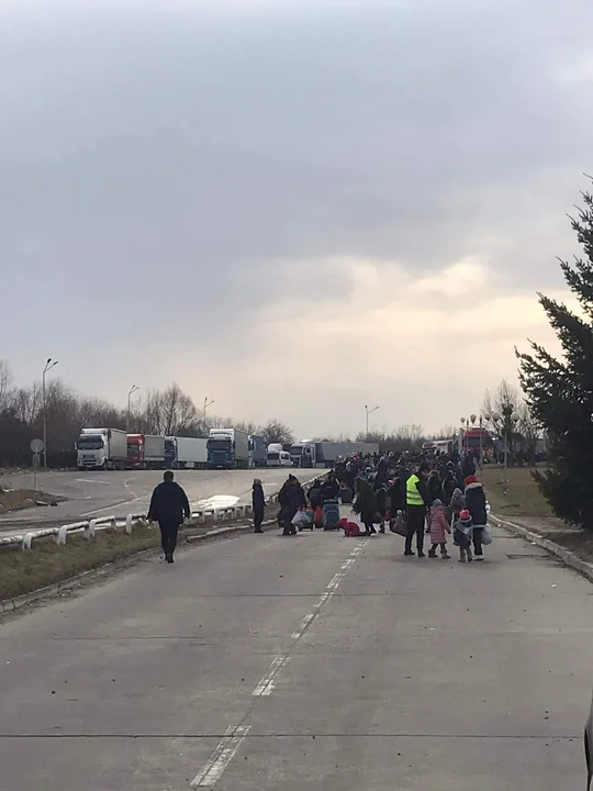 Kamil wraz ze swoją przyjaciółką Kasią postanowili zostać wolontariuszami i pomóc uchodźcom z Ukrainy.