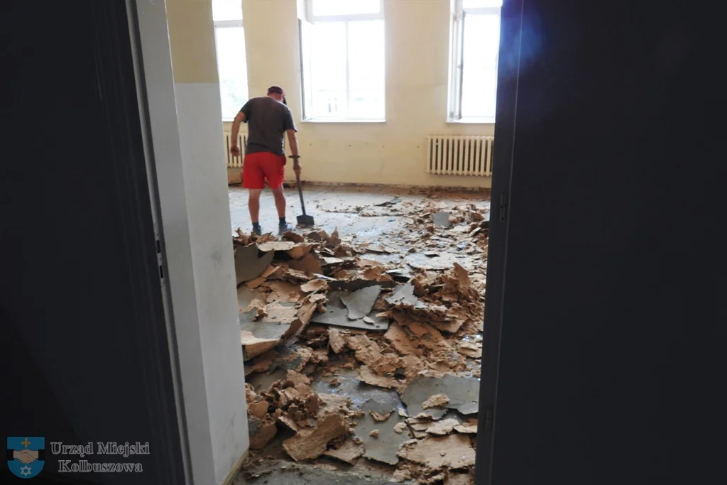 Tysiące złotych na remont najstarszej części budynku SP 2 w Kolbuszowej [ZDJĘCIA] - Zdjęcie główne