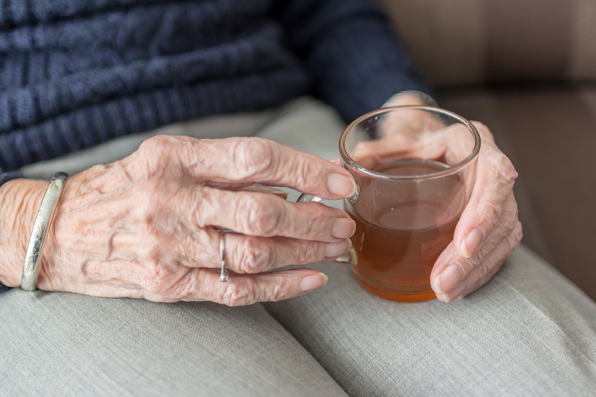 GMINA RANIŻÓW: Oszukała seniorkę na dopłatę do węgla. Emerytka straciła oszczędności życia - Zdjęcie główne