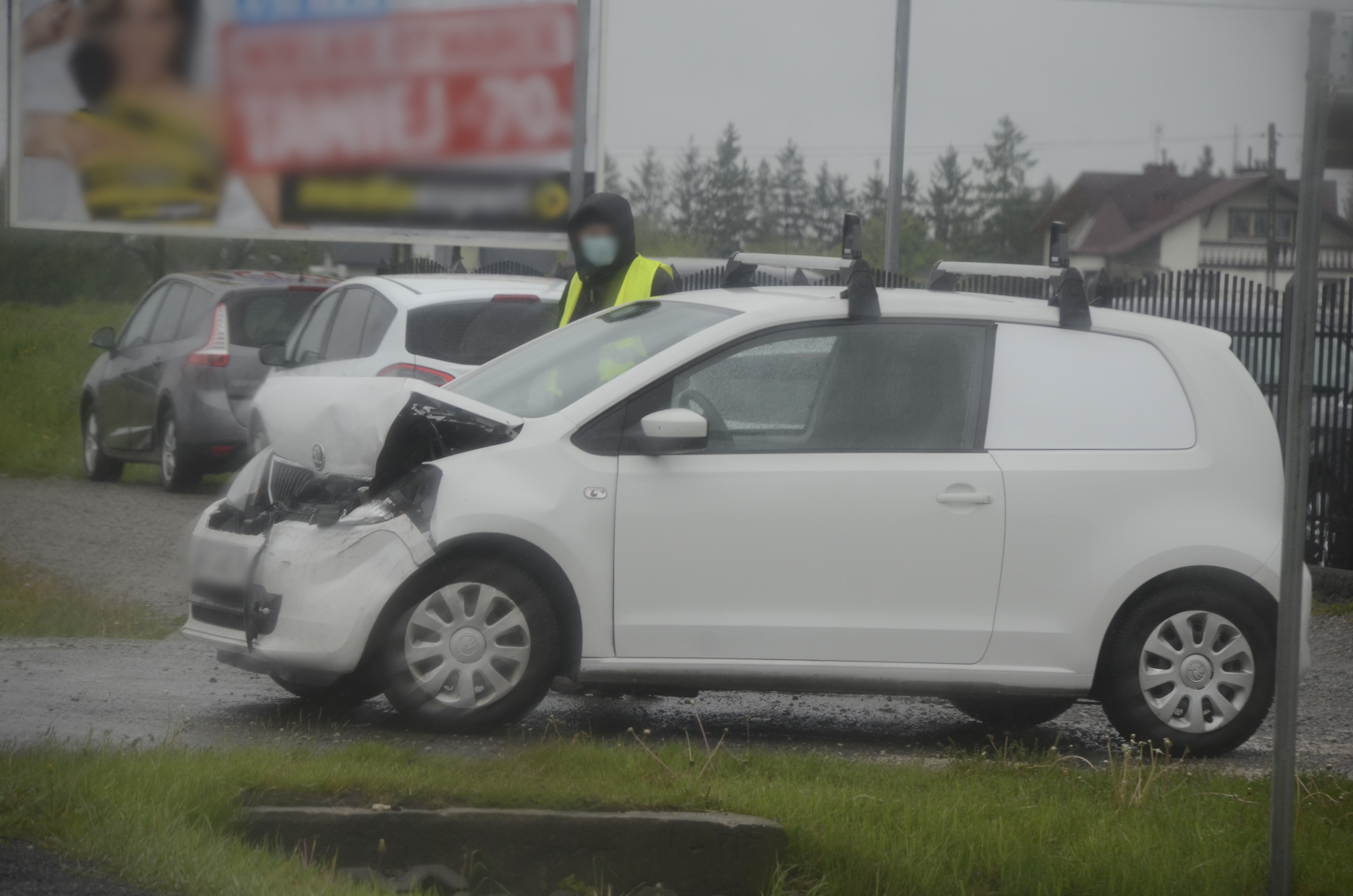 KOLBUSZOWA DOLNA. Zderzenie dwóch aut na DK9 [FOTO] - Zdjęcie główne