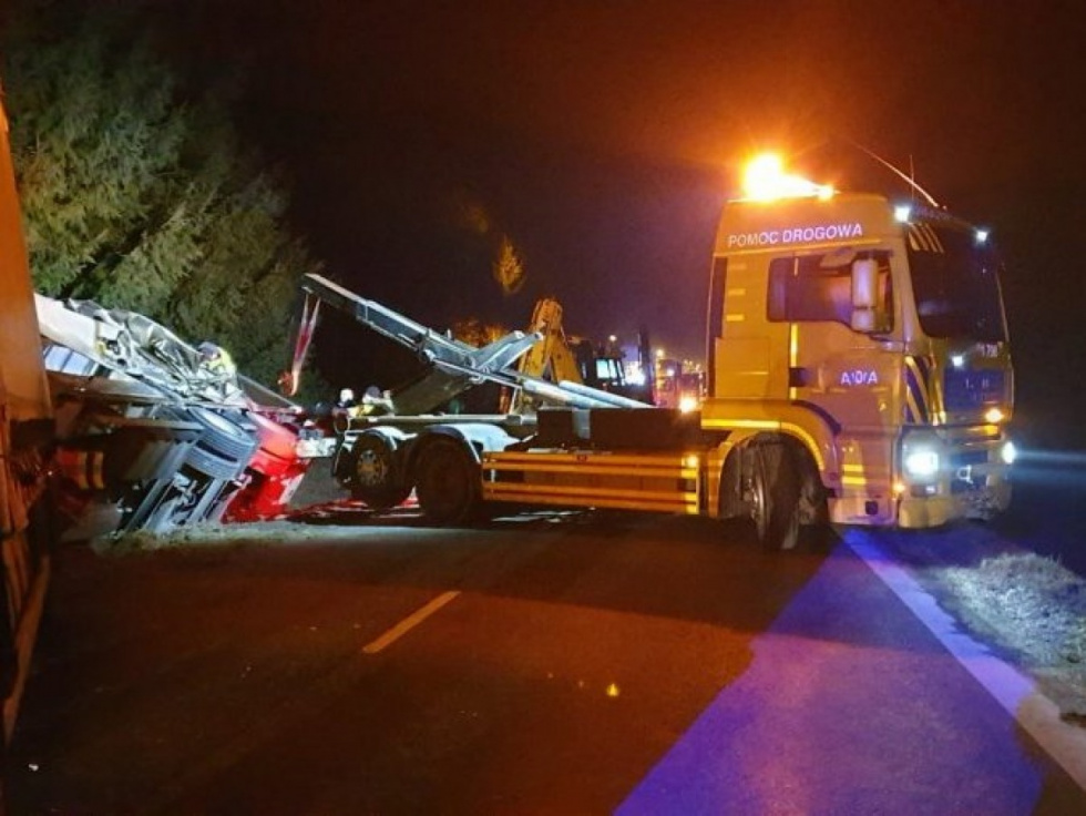 PODKARPACIE. Pijany kierowca tira siał spustoszenie na drodze [ZDJĘCIA] - Zdjęcie główne