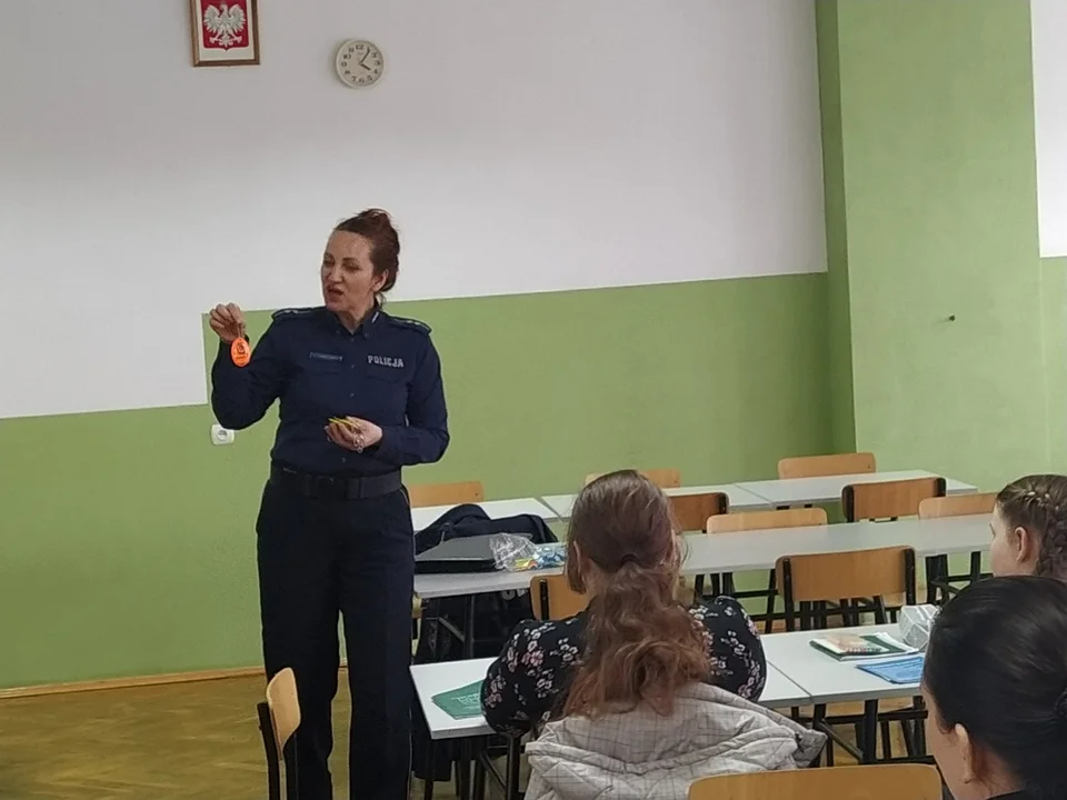 Spotkanie kolbuszowskich policjantów z dziećmi z Ukrainy - Zdjęcie główne