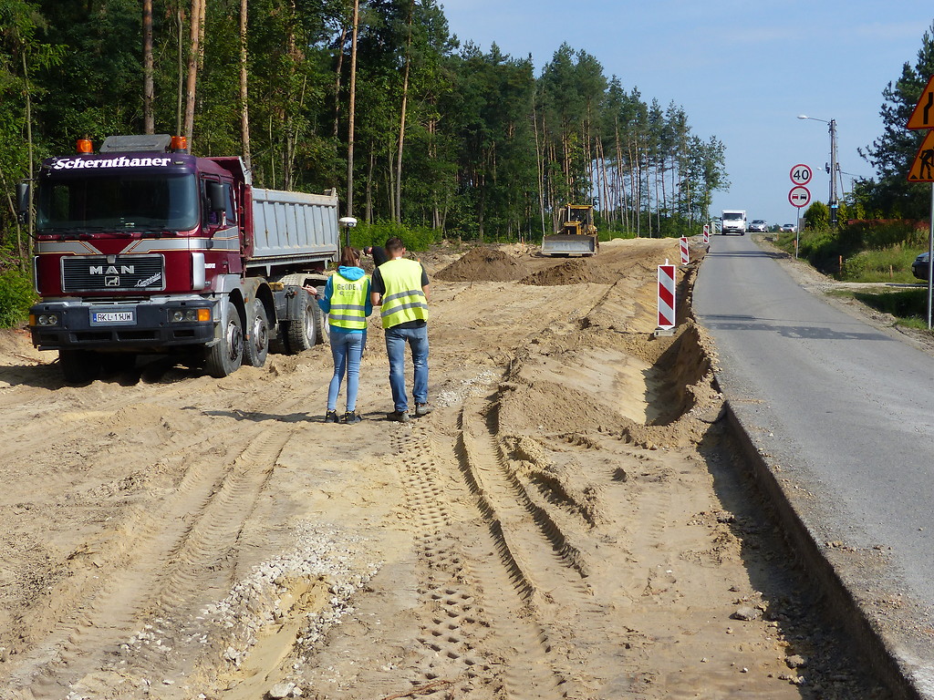 Remont drogi powiatowej w Komorowie. 