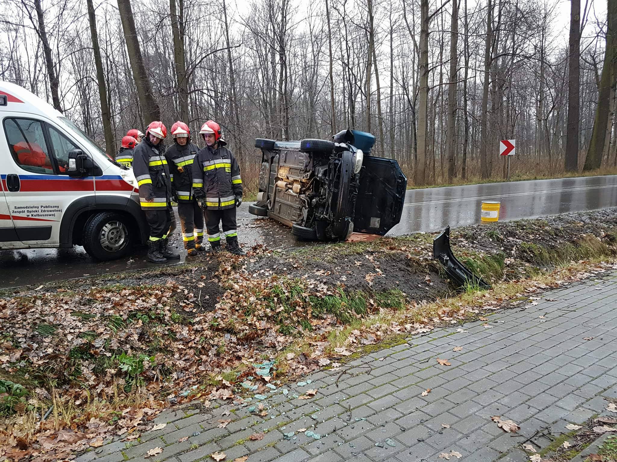 Wypadek na drodze wojewódzkiej między Kolbuszową a Werynią - Zdjęcie główne