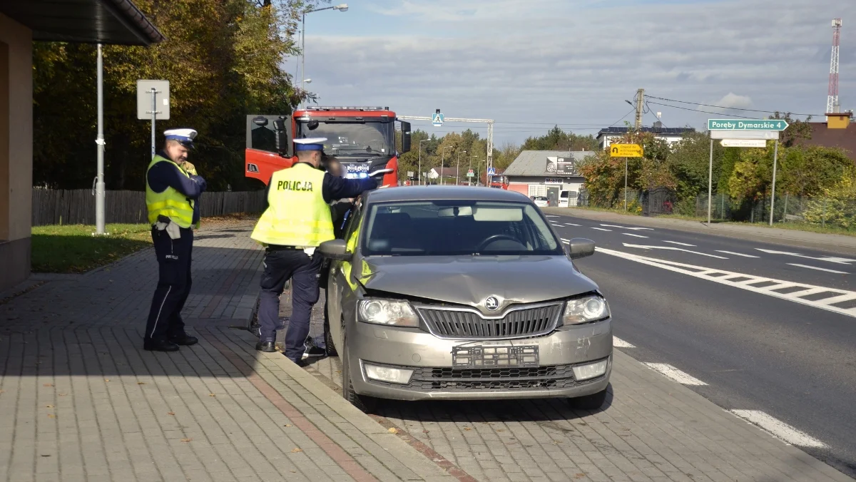 Dwa samochody osobowe zderzyły się na DK9 w Cmolasie. 23-latka ukarana mandatem karnym [ZDJĘCIA] - Zdjęcie główne