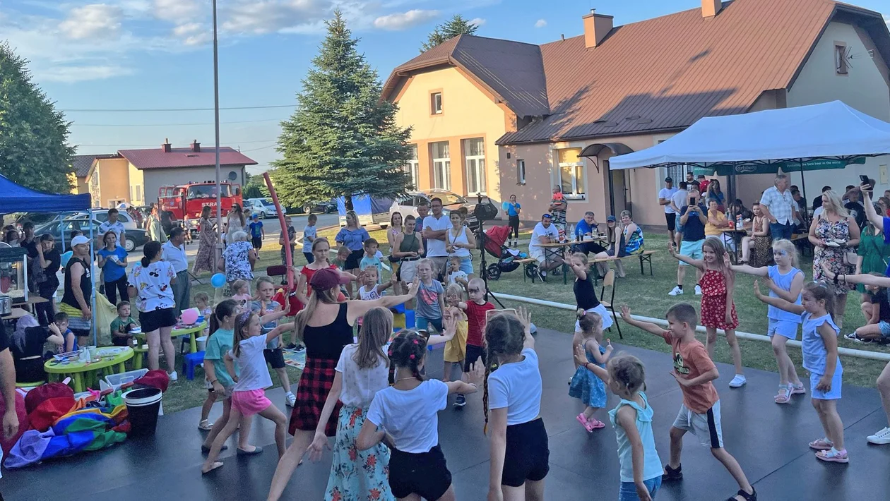 Rodzinny piknik w Zarębkach za nami. Tak bawili się mieszkańcy sołectwa [ZDJĘCIA] - Zdjęcie główne