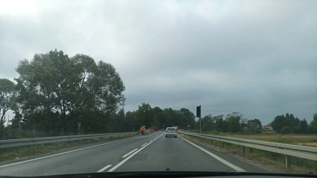 Utrudnienia na drodze krajowej nr 9 na trasie Kolbuszowa - Nowa Dęba. Niebawem ruszy remont mostu. Światła już stoją - Zdjęcie główne