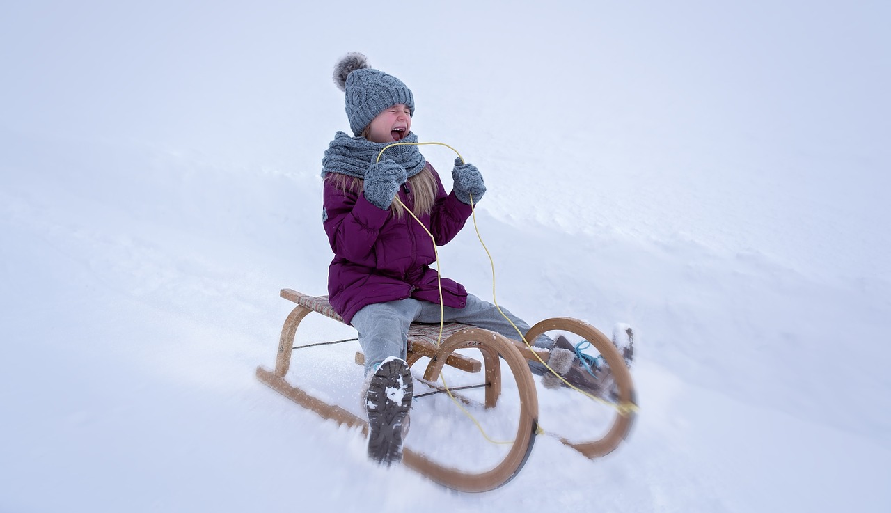 Jak ubrać dziecko na sanki lub narty, by było mu ciepło i wygodnie jednocześnie? - Zdjęcie główne