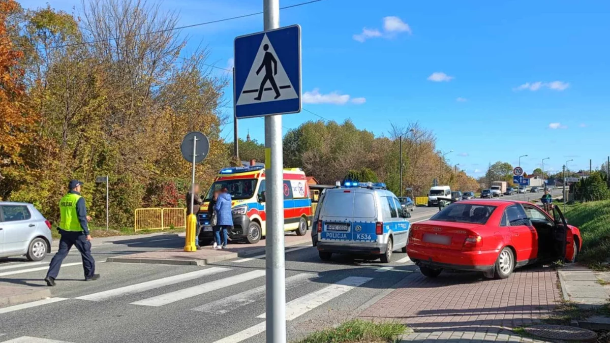 Wypadek w Widełce. Potrącenie pieszej na pasach na drodze krajowej nr 9 [ZDJĘCIA] - Zdjęcie główne