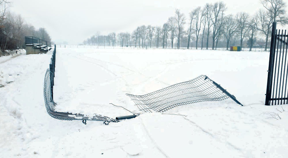 Wandale zaatakowali stadion - Zdjęcie główne