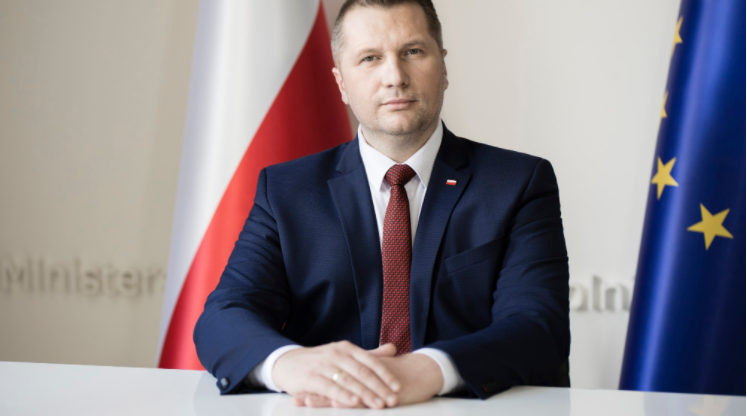 MATURA 2021: Maturzyści chcą dymisji ministra. Kolejne przecieki odpowiedzi [ARKUSZ I ODPOWIEDZI] - Zdjęcie główne