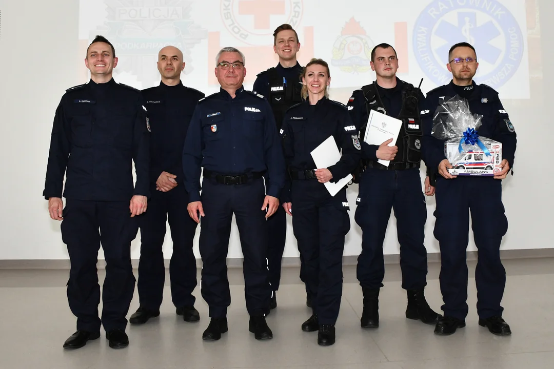 Kolbuszowscy policjanci zajmują drugie miejsce w wojewódzkich eliminacjach Zawodów Ratowników Policyjnych - Zdjęcie główne