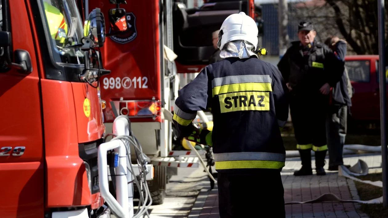 Do pożaru doszło w Zarębkach, obok sklepu Jubilatka.