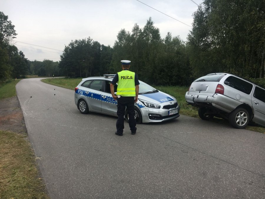 Gmina Kolbuszowa. Miał prawie trzy promile alkoholu i uciekał przed policją. Radiowóz zepchnął forda z drogi  - Zdjęcie główne