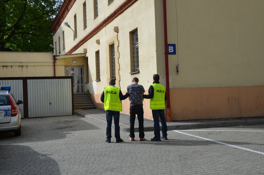 Z PODKARPACIA. Areszt dla podejrzanego o ataki na kobiety. Mężczyzna grasował w centrum Rzeszowa [FOTO] - Zdjęcie główne