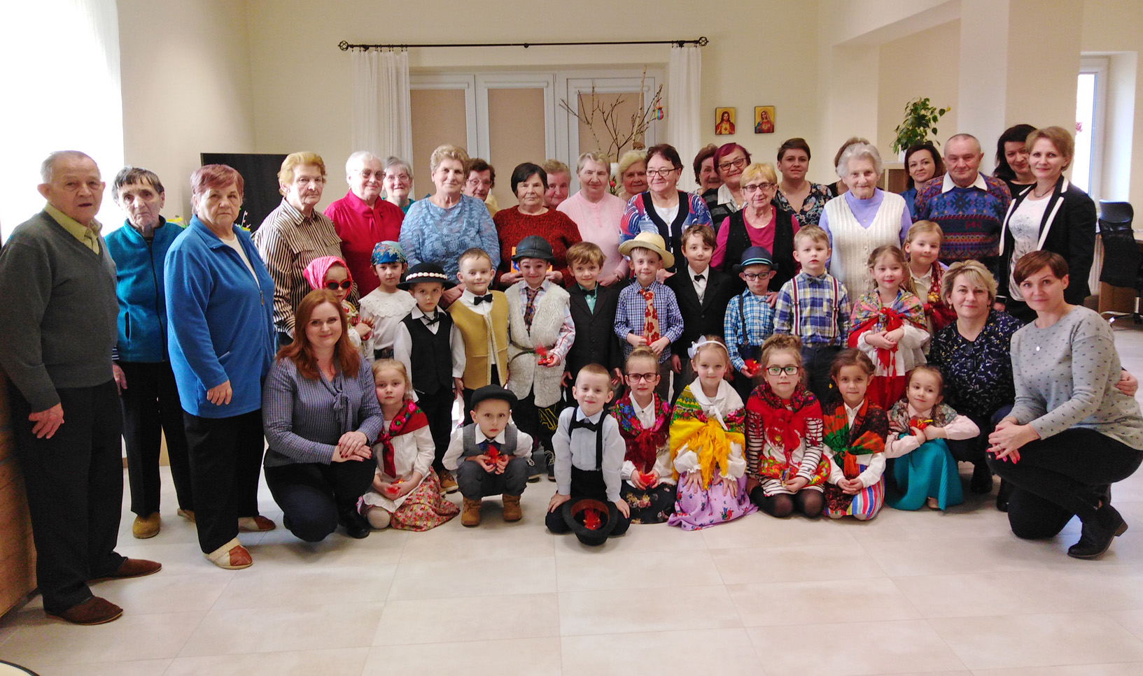 Przedszkolaki odwiedziły seniorów z Kolbuszowej  - Zdjęcie główne