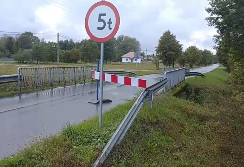 Most w Widełce doczekał się remontu. - Urząd skąpy w informacje - skarżą się mieszkańcy - Zdjęcie główne