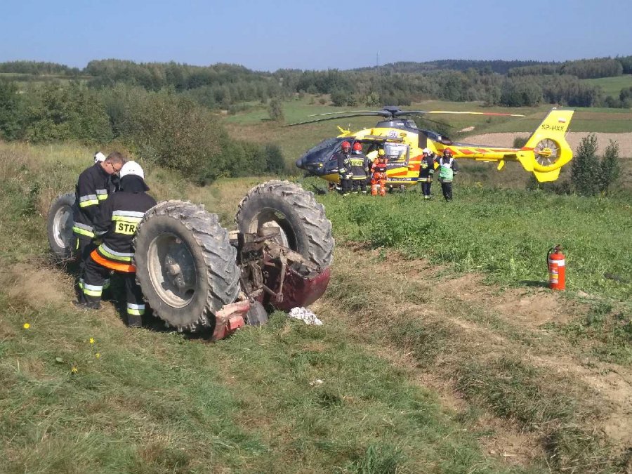 Podkarpacie. Mężczyzna został przygnieciony traktorem, podczas wykonywania prac polowych  - Zdjęcie główne