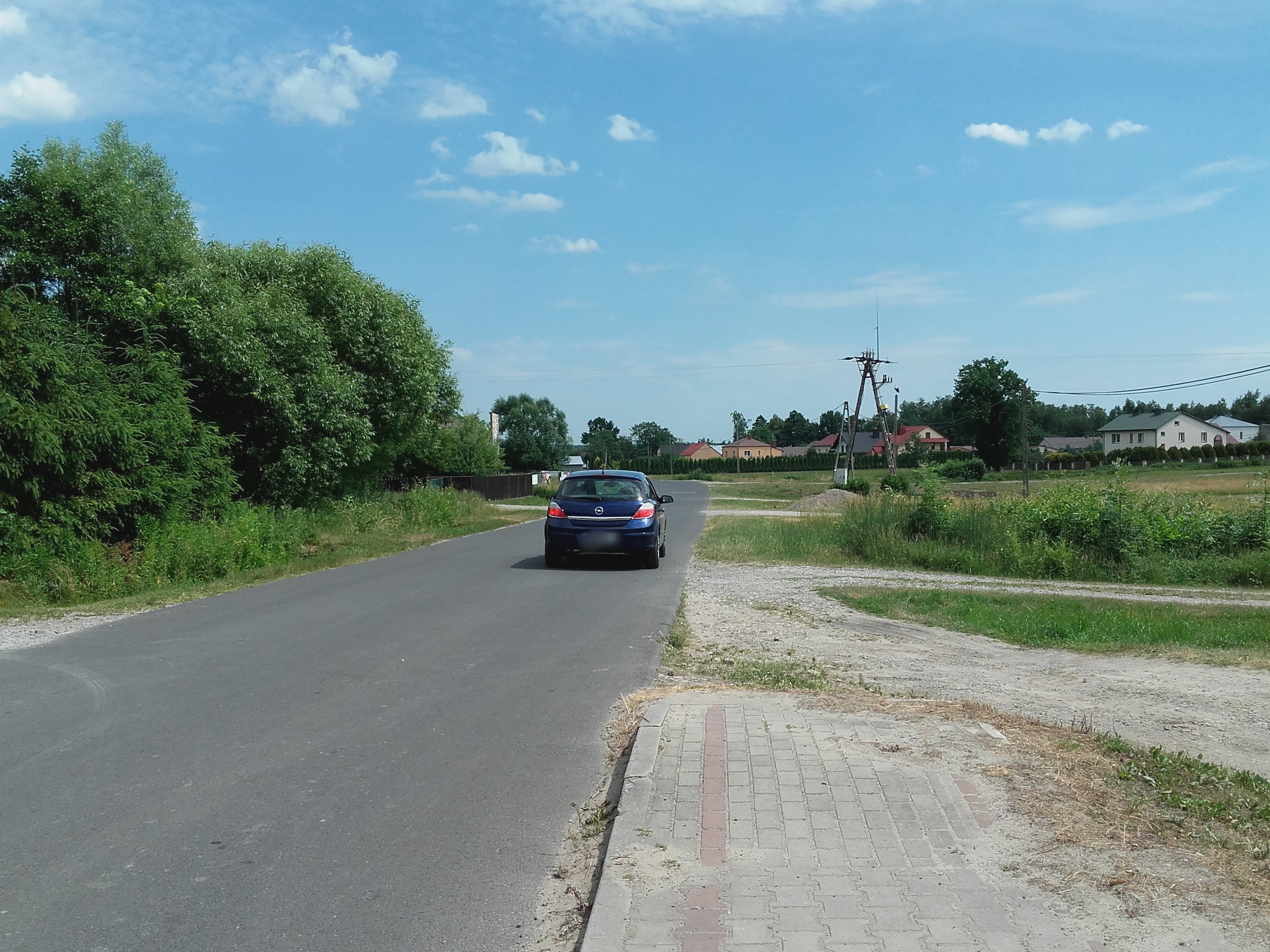 Dwa chodniki powstaną w tym roku przy drogach powiatowych w gminie Raniżów. Samorządowcy z Raniżowa zabezpieczyli na ich realizację ponad 800 tysięcy złotych - Zdjęcie główne