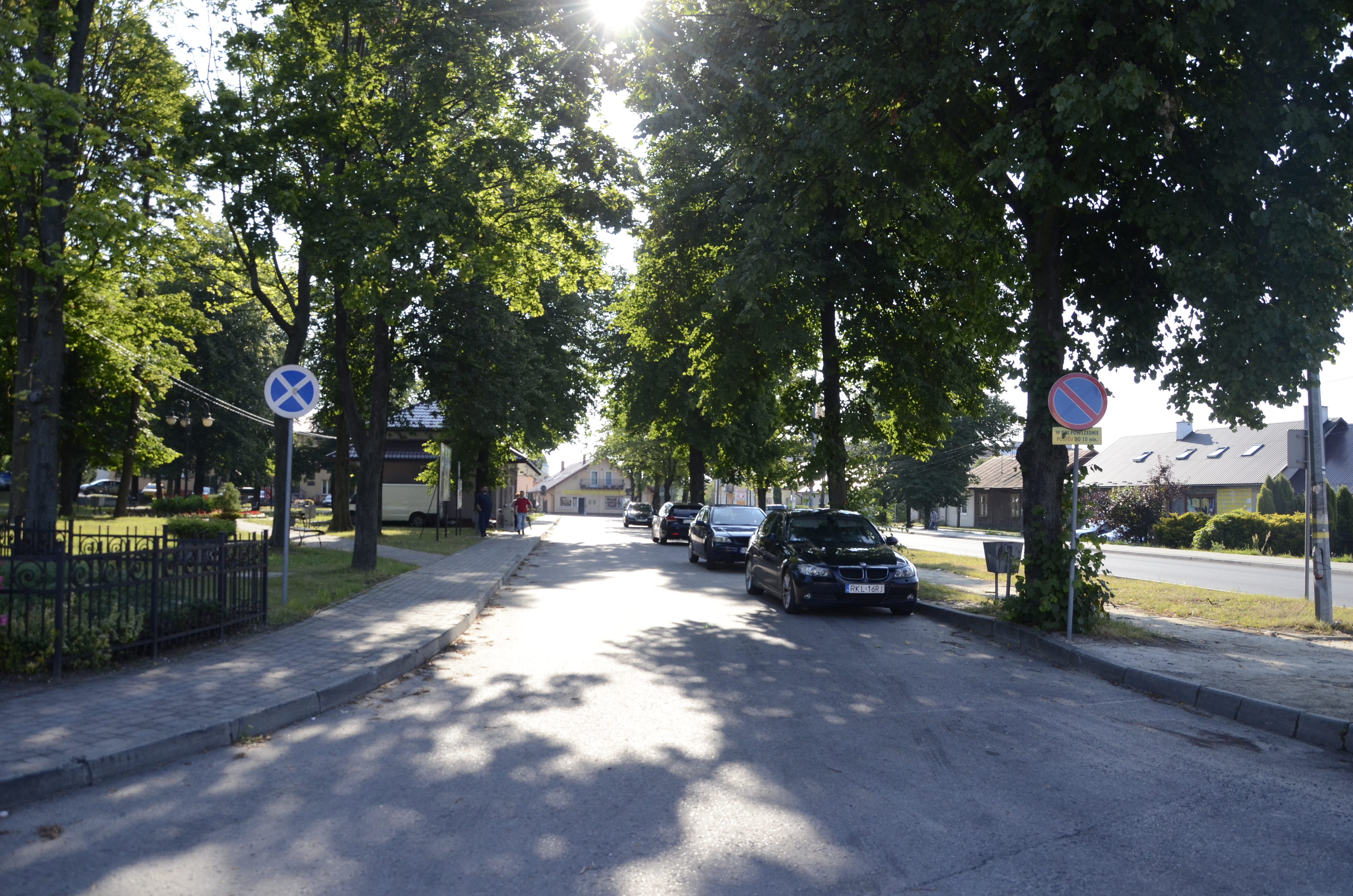 WRACAMY DO TEMATU. Centrum z większym parkingiem - Zdjęcie główne