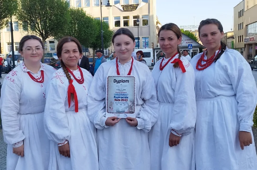 Górnianki z Kolbuszowej Górnej najlepsze na przeglądzie w Dynowie. Teraz zaśpiewają w Kazimierzu Dolnym i Bukowinie Tatrzańskiej - Zdjęcie główne