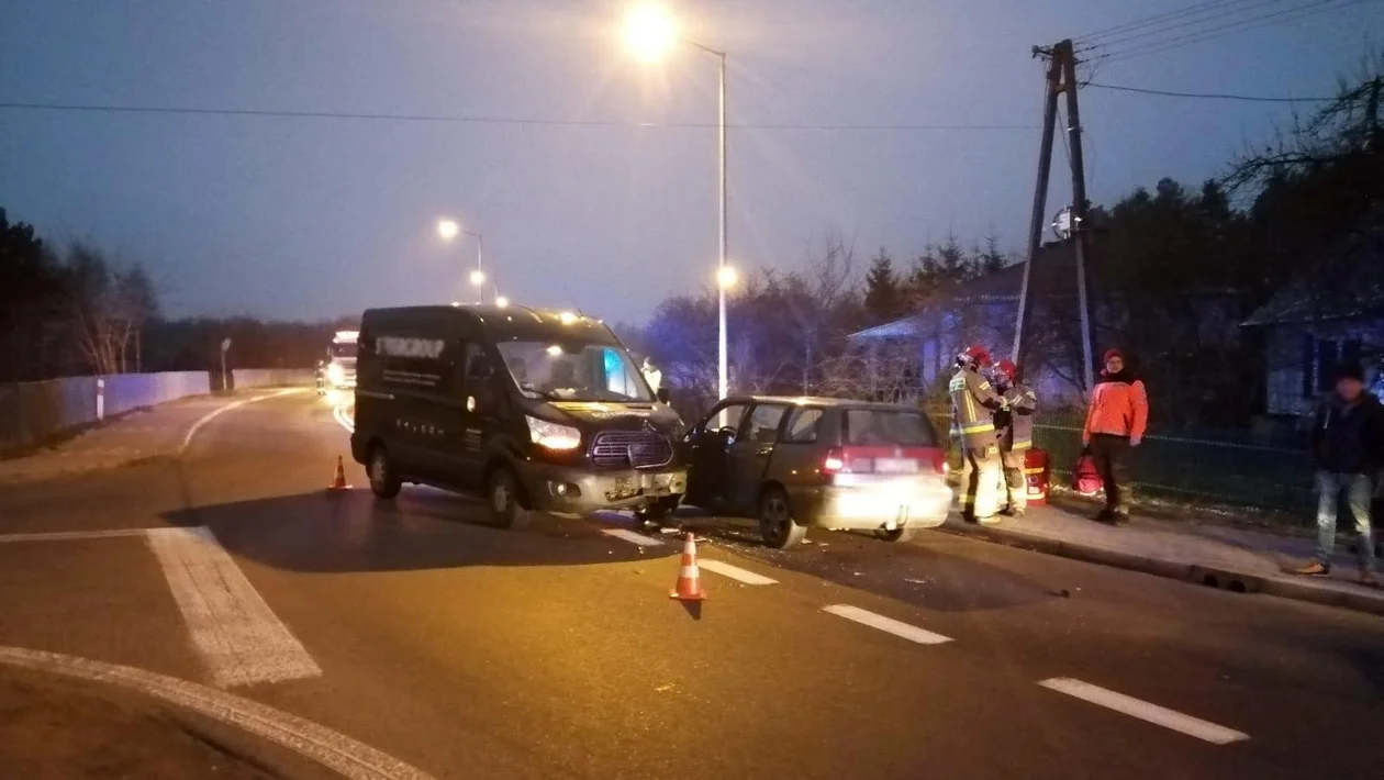 Wypadek w Świerczowie na drodze relacji Kolbuszowa - Mielec [AKTUALICAZJA] - Zdjęcie główne