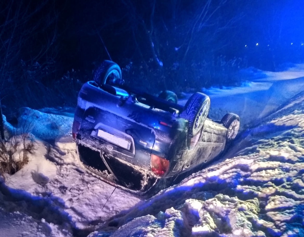 Podkarpacie. Wypadek zakończył się dachowaniem - Zdjęcie główne