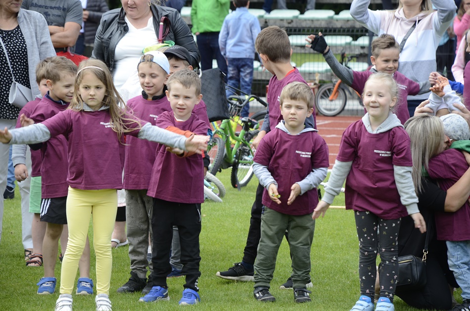 Piknik rodzinny na stadionie w Kolbuszowej. 