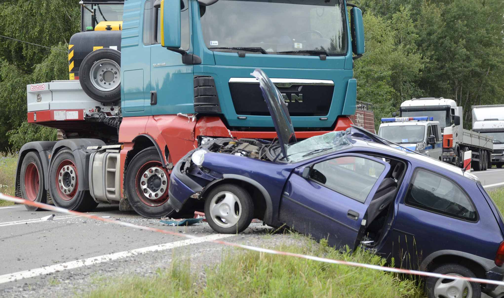 Wypadek w Dzikowcu na drodze wojewódzkiej. Droga zablokowana! [FOTO] [MAPA] [VIDEO] - Zdjęcie główne