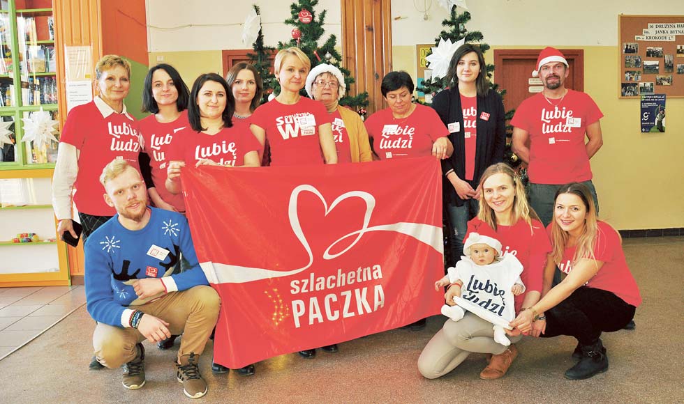 Wolontariusze Szlachetnej Paczki przekazali podarki przygotowane dla rodzin z powiatu kolbuszowskiego - Zdjęcie główne