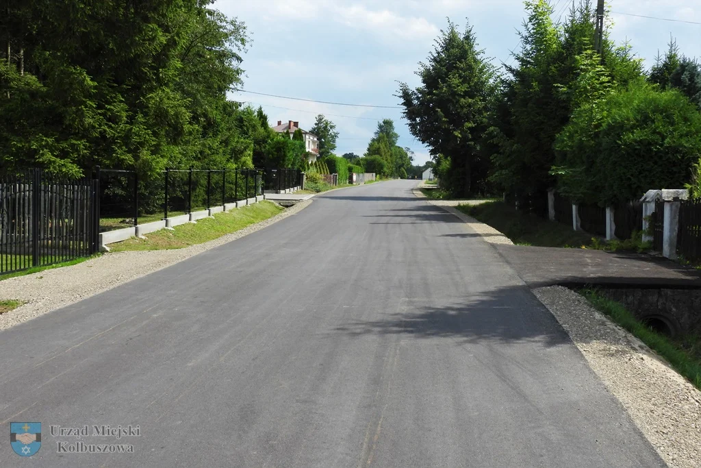 Droga gminna "Świerczów przez wieś" już po modernizacji - Zdjęcie główne