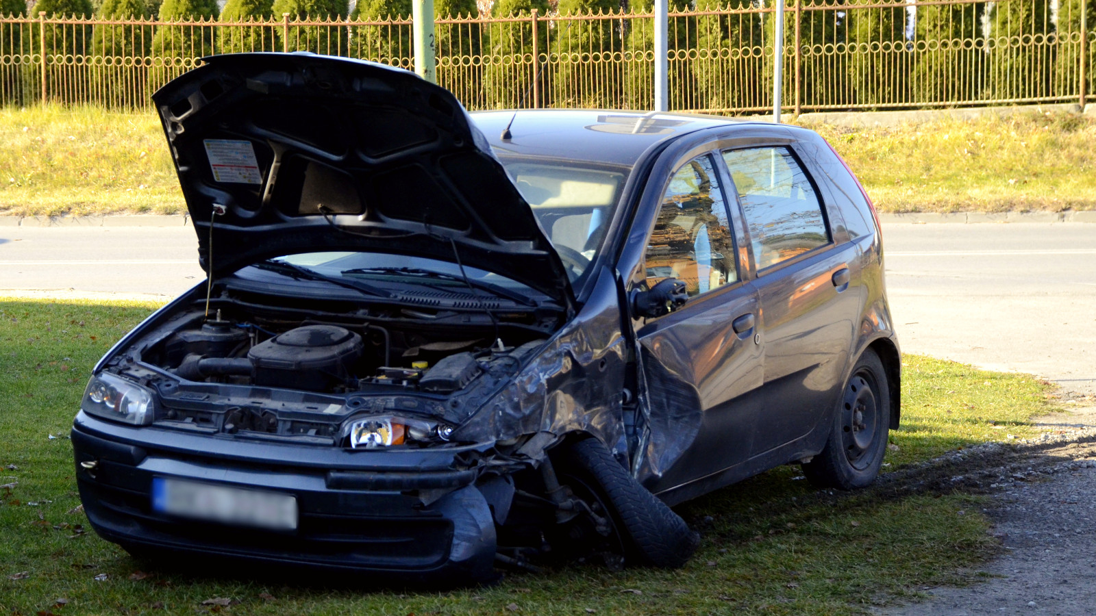 Zderzenie trzech samochodów na ul. Piłsudskiego w Kolbuszowej [ZDJĘCIA - AKTUALIZACJA] - Zdjęcie główne