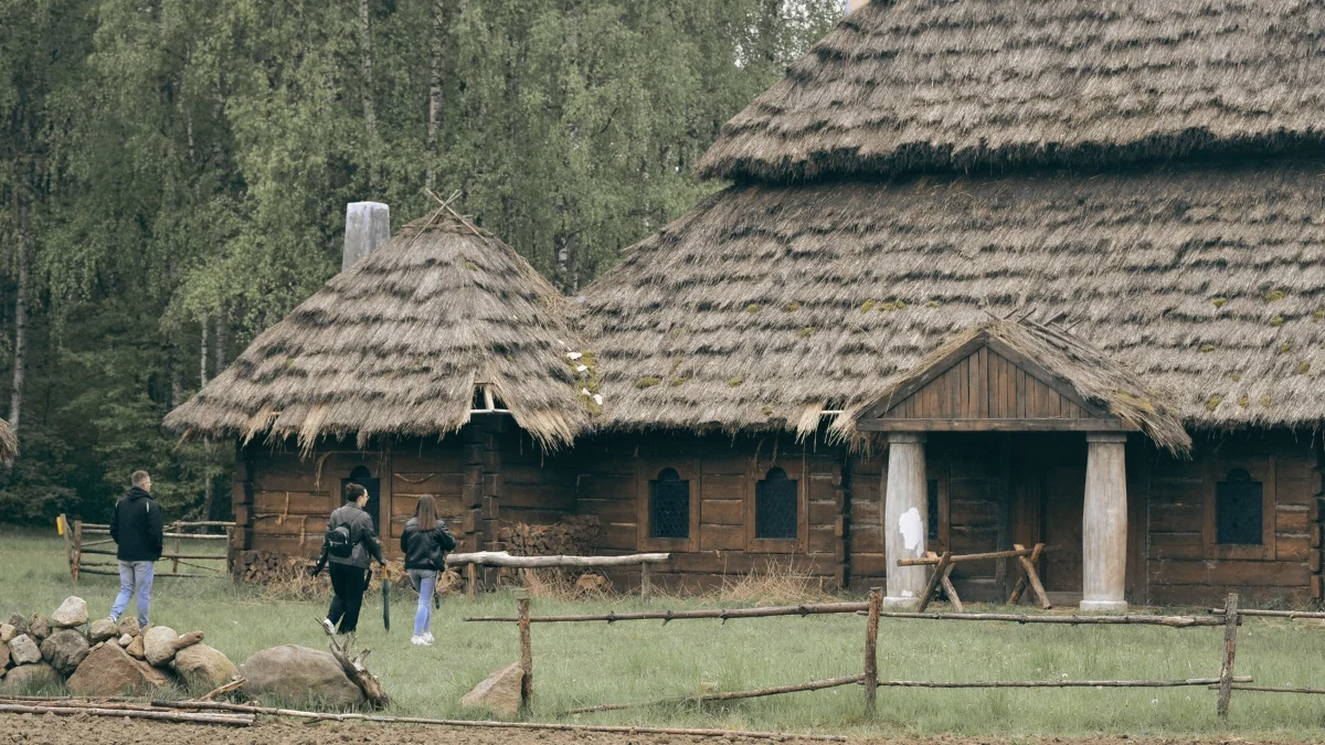 Ruszyły zdjęcia do drugiego sezonu "1670" w skansenie na Podkarpaciu - Zdjęcie główne