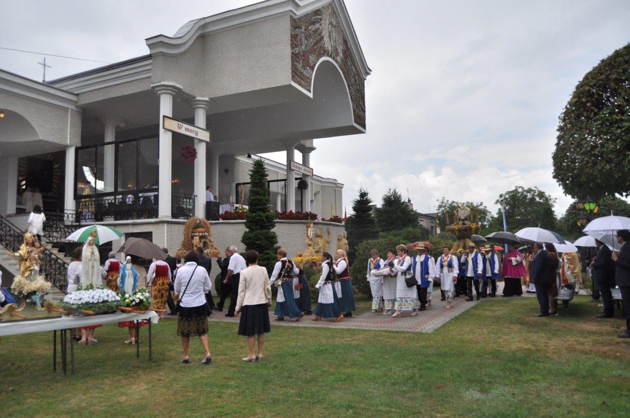 Parafianie z Cmolasu hucznie świętowali odpust [ZDJĘCIA] - Zdjęcie główne