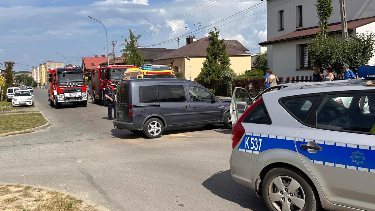 Wypadek na ulicy Partyzantów w Kolbuszowej. Zderzyły się dwa samochody [ZDJĘCIA] - Zdjęcie główne
