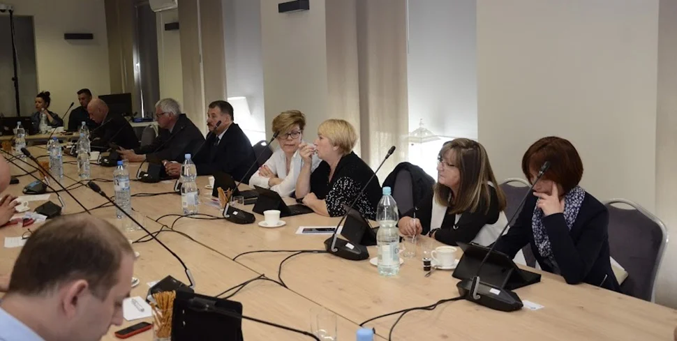 Pod lupę bierzemy aktywność i obecność na sesjach radnych z gminy Kolbuszowa - Zdjęcie główne