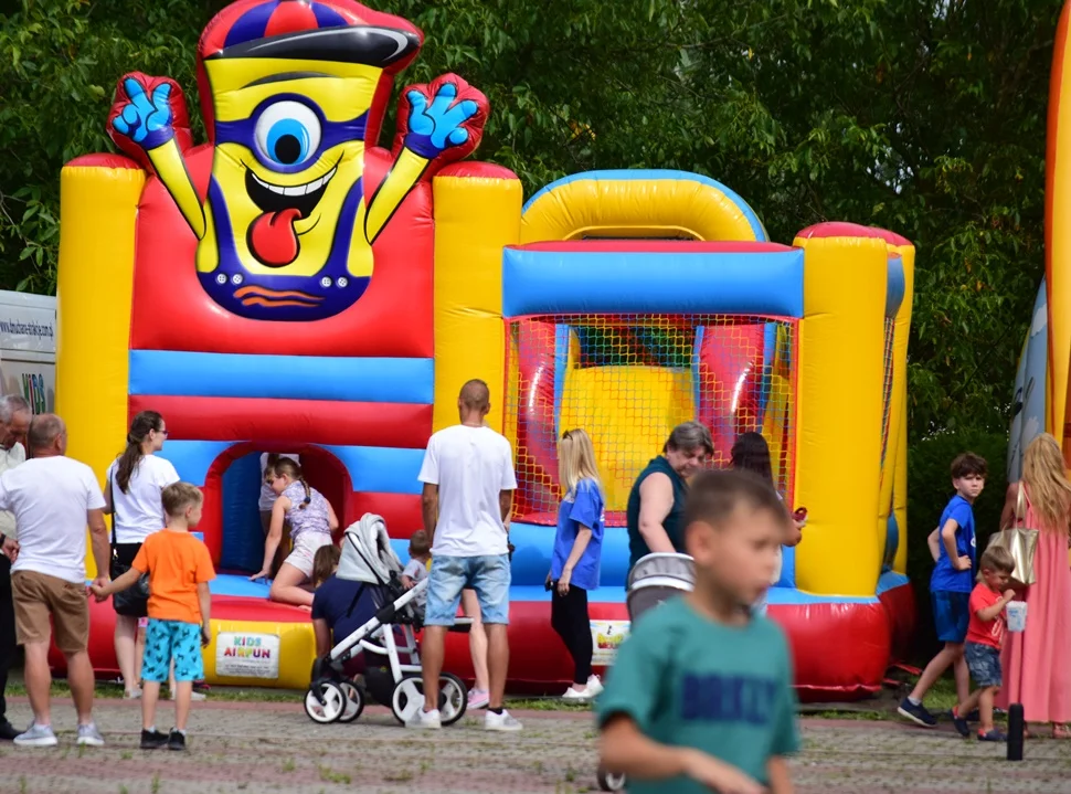 Parafialny piknik w Niwiskach. Niedzielne popołudnie z atrakcjami dla rodzin [PLAKAT] - Zdjęcie główne