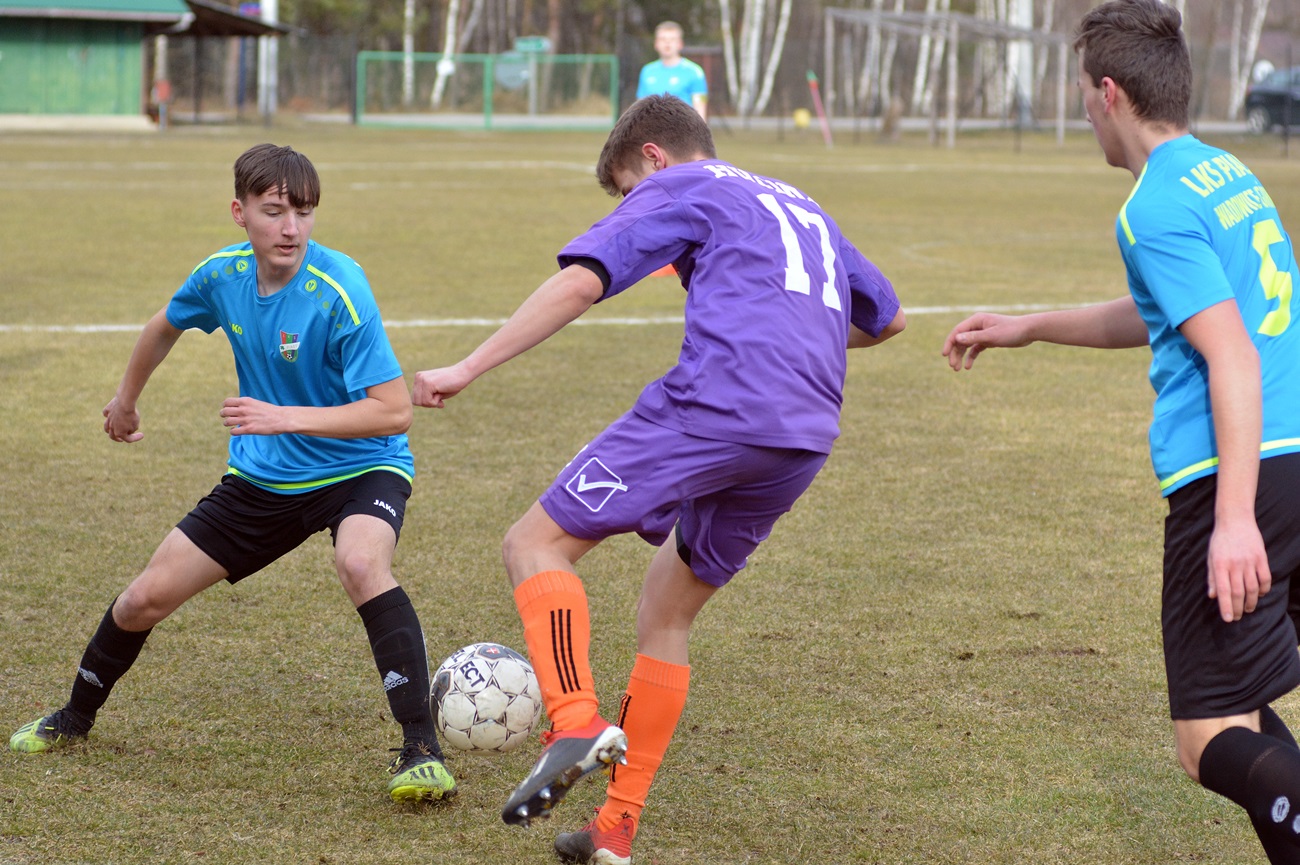 LKS Hucina - Piast Wadowice Górne