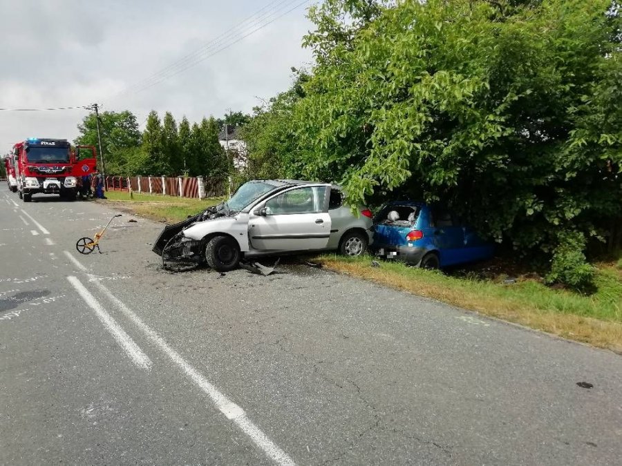 Z PODKARPACIA. Tragedia w Medyni. Nie żyje kierowca daewoo |ZDJĘCIA| - Zdjęcie główne