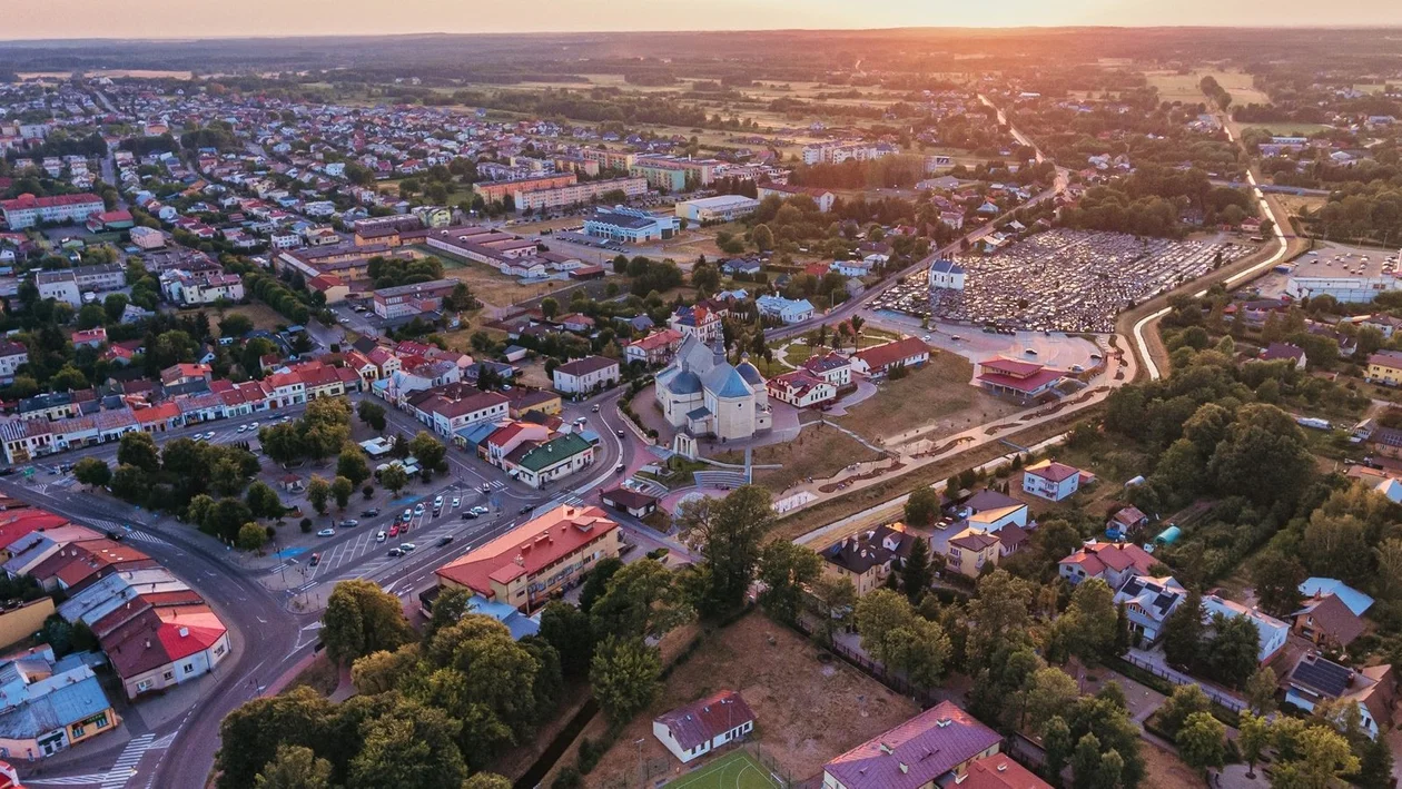 Sprawdzamy, co sztuczna inteligencja mówi o Kolbuszowej. Z czego znane jest miasto nad Nilem według AI? - Zdjęcie główne