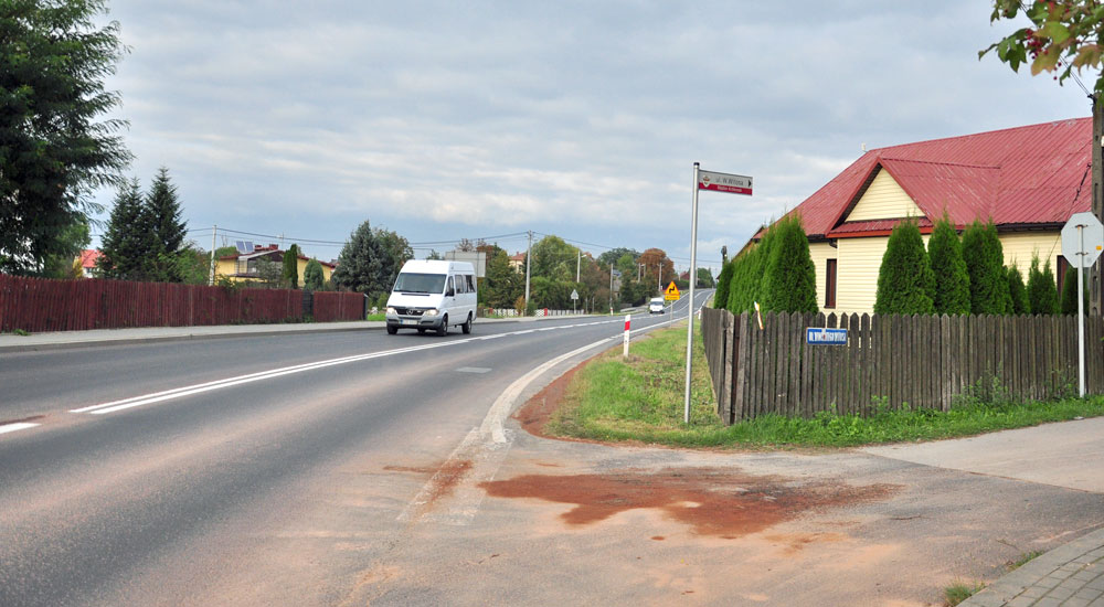 Setki tysięcy na chodnik - Zdjęcie główne