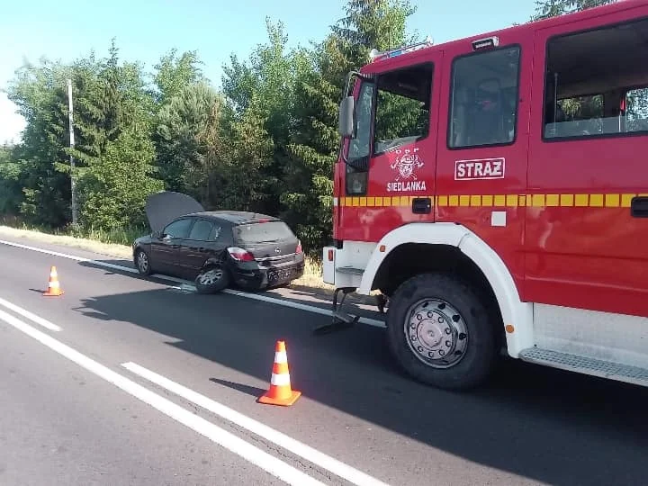 Dwa wypadki w jednym miejscu. Policja o zdarzeniu na drodze relacji Kolbuszowa-Mielec w Przyłęku  - Zdjęcie główne
