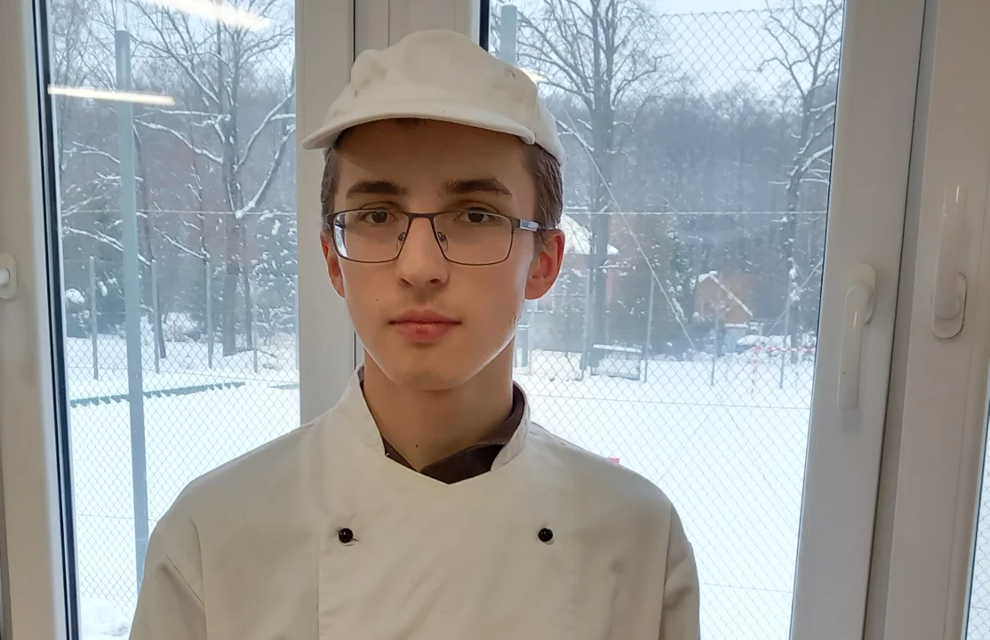 Jakub ze szkoły branżowej w Weryni poleca przepis na chlebek ziołowy - Zdjęcie główne